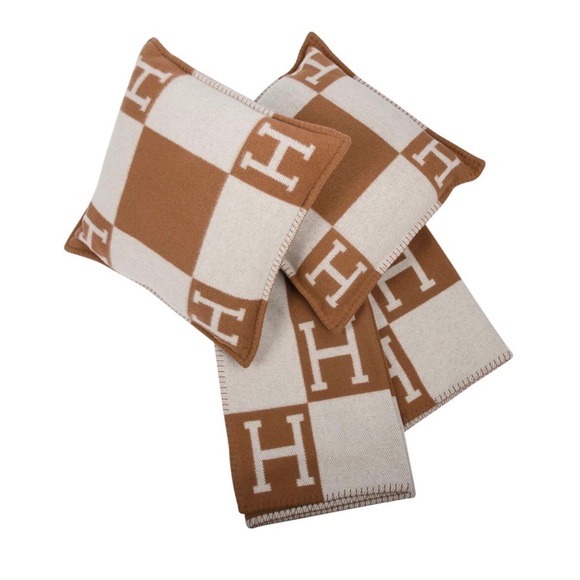 Hermès blanket AVALON lll H camel and ecru throw. - Picture 7 of 8